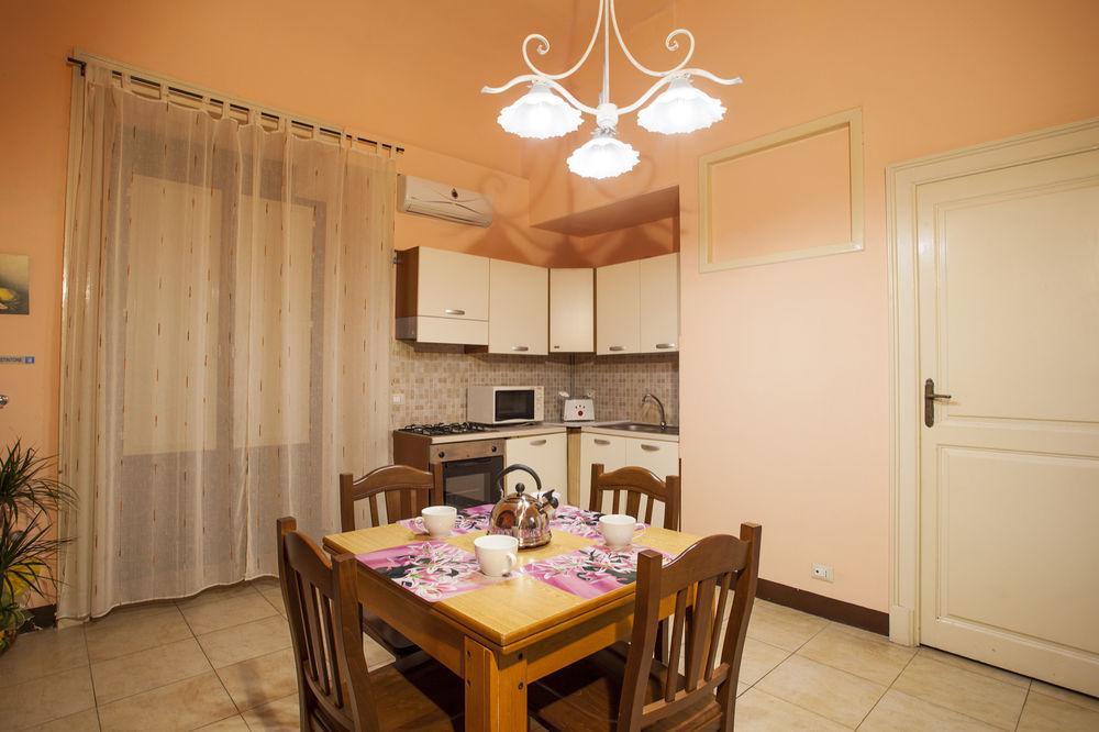 Bed and Breakfast Siciliaetnamare Riposto Esterno foto