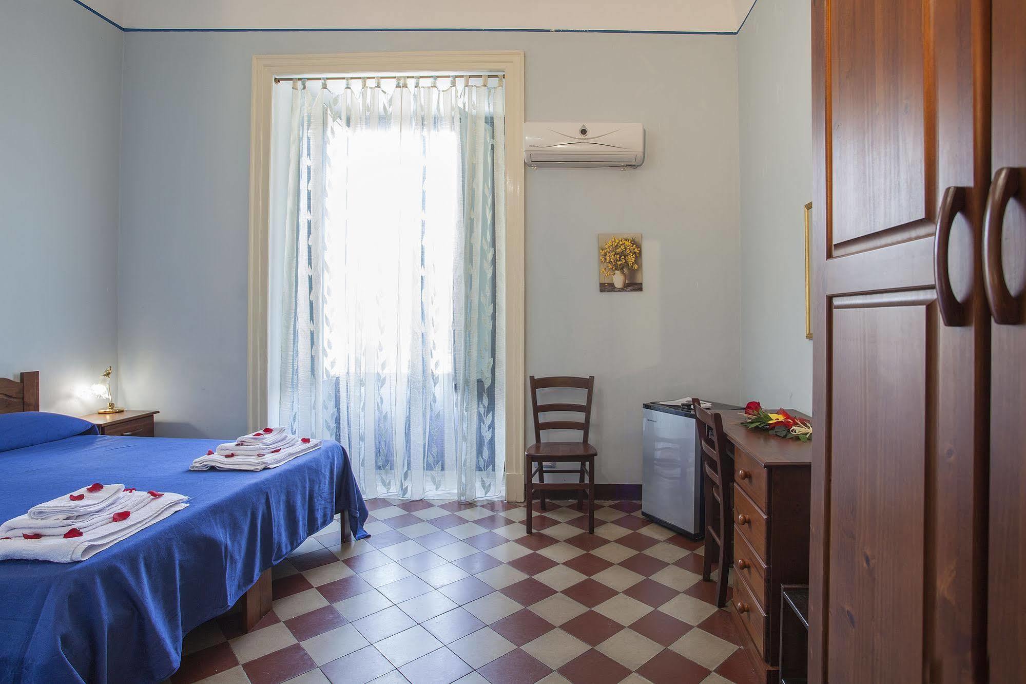 Bed and Breakfast Siciliaetnamare Riposto Esterno foto